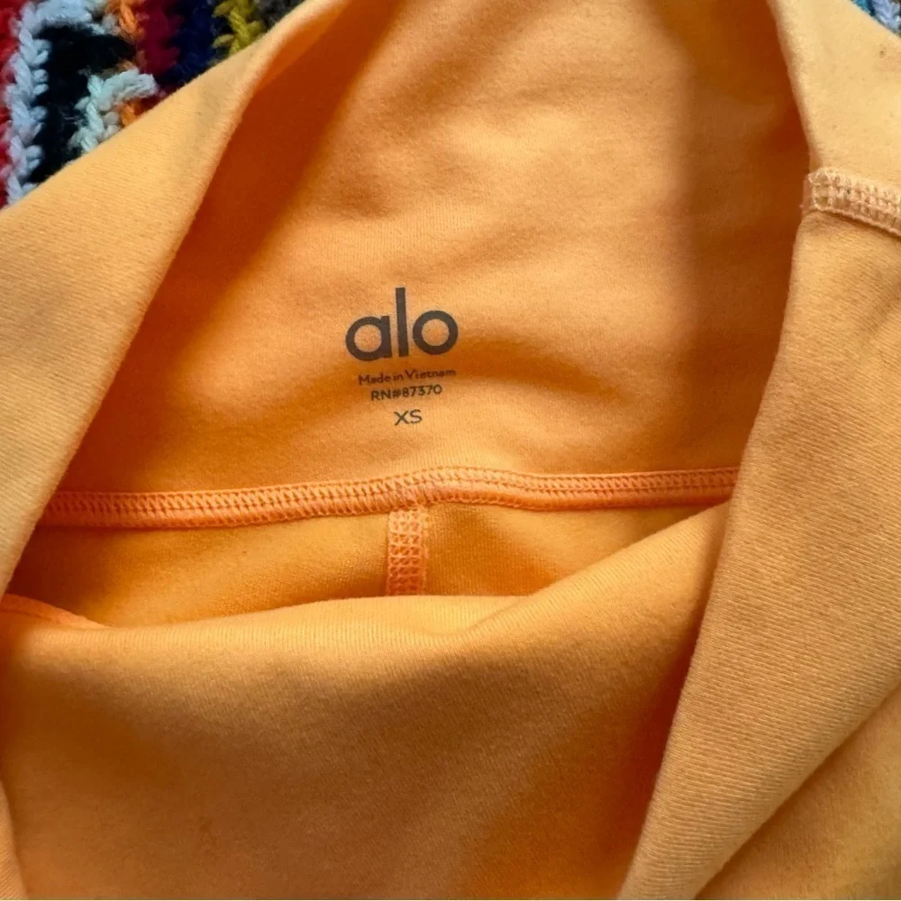 ALO Yoga 7” inseam High Waisted Orange bike Short Xsmall